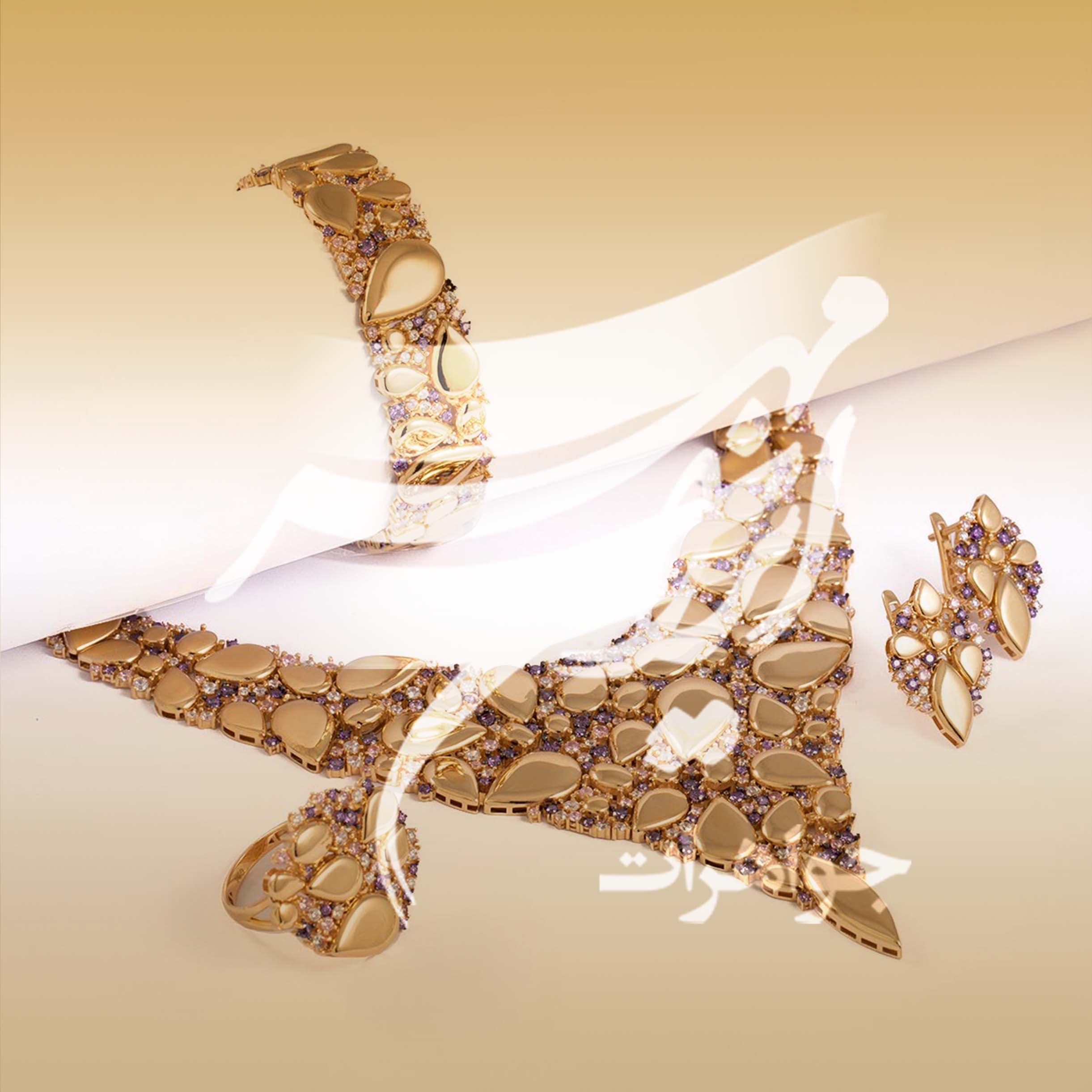 تحلیل طلایی روز/هر گرم طلای ۱۸ عیار در این لحظه به ۱۱/۰۰۰/۰۰۰ تومان رسید و رکورد جدیدی در بازار داخلی ثبت شد.