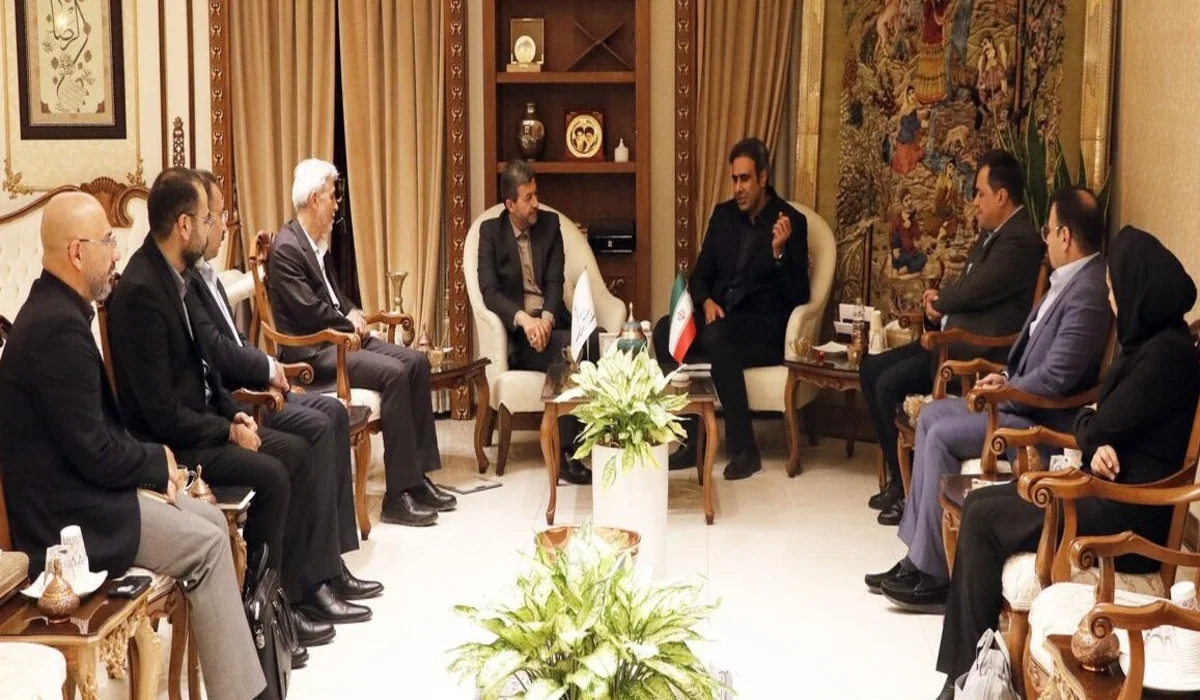 در شرایطی که کارگاه‌های ساخت طلا در اصفهان به کمتر از یک سوم میزان سابق رسیده‌اند، استاندار اصفهان، دستور تشکیل کارگروه ویژه طلا، جواهر و سنگ‌های قیمتی اصفهان  را صادر کرد. این نهاد با محوریت معاونت اقتصادی، مسئول رسیدگی فوری به معضلات اعتباری و ص...