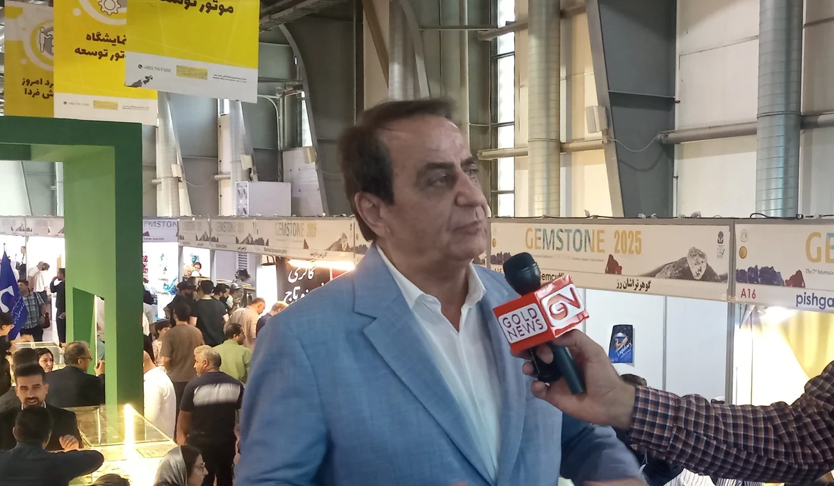 محمد کشتی آرا عنوان کرد: صنف و صنعت طلا ، جواهر و گوهرسنگ برای ارتباط مؤثرتر با مردم و ترویج فرهنگ استفاده از زیورآلات و گوهرسنگ‌های بومی نیازمند راه اندازی یک تلویزیون اینترنتی است.