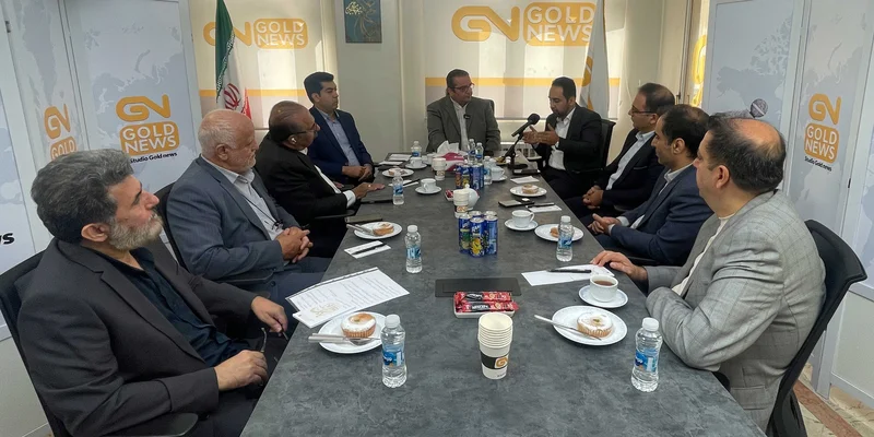 در نخستین میزگرد تخصصی گلدنیوز با محوریت چالش‌های شش‌ماهه نخست سال 1404، جمعی از تولیدکنندگان برجسته طلا و جواهر تهران از مشکلاتی چون ساختار ناکارآمد اتحادیه، فشار بیمه و مالیات، موانع صادرات و آشفتگی بازار گفتند و خواستار همبستگی، اصلاح قوانین و ...