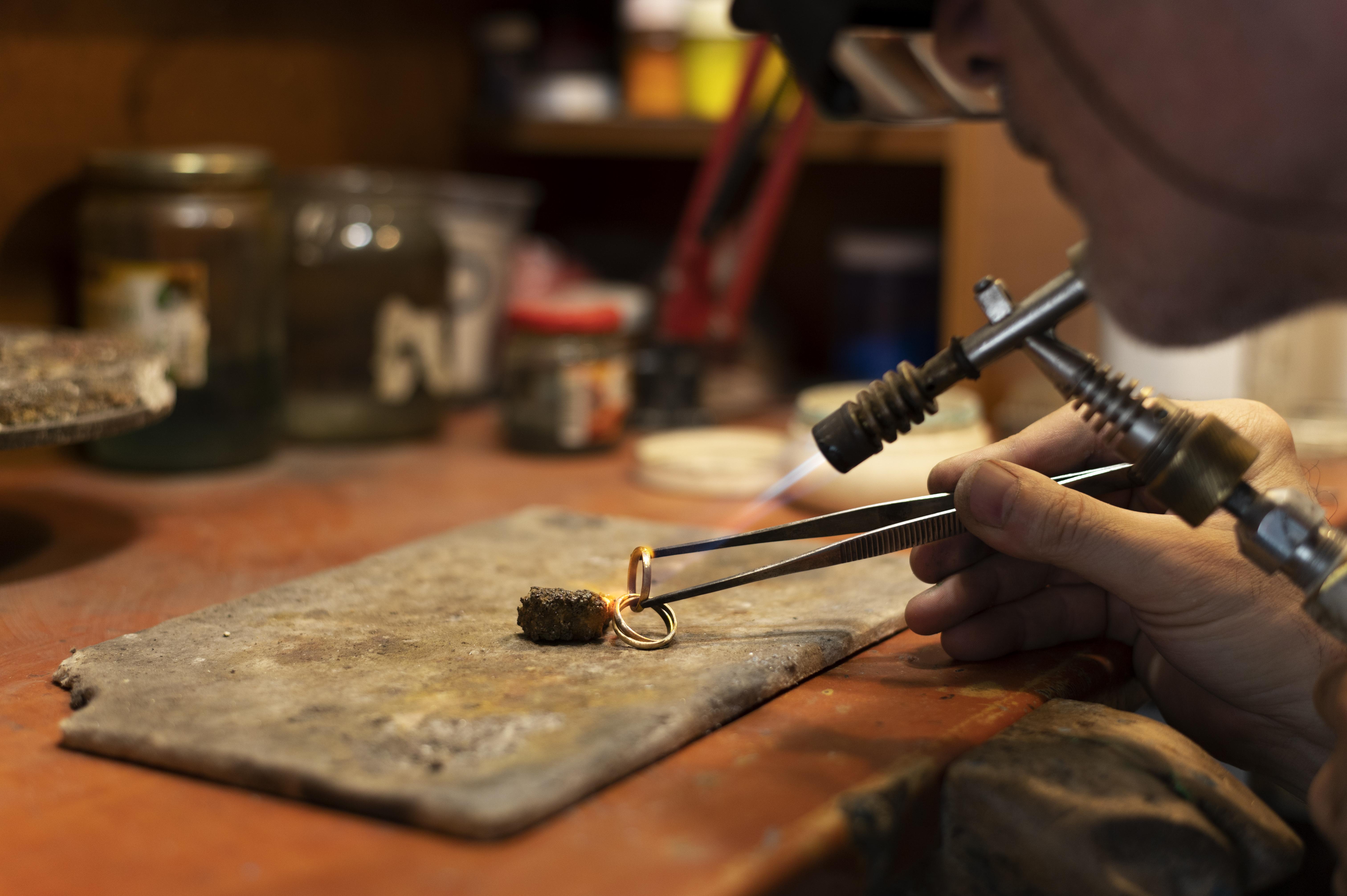 کاهش اجرت های طلا