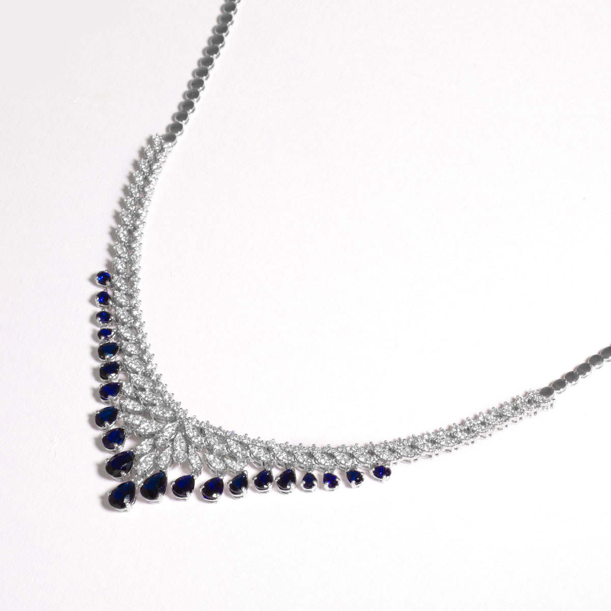 گردنبند جواهر اشک کبود